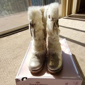 Like new Juicy Couture girls boats